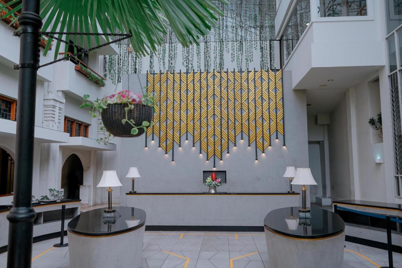 Hotel Savoy Homann Bandung Exteriör bild