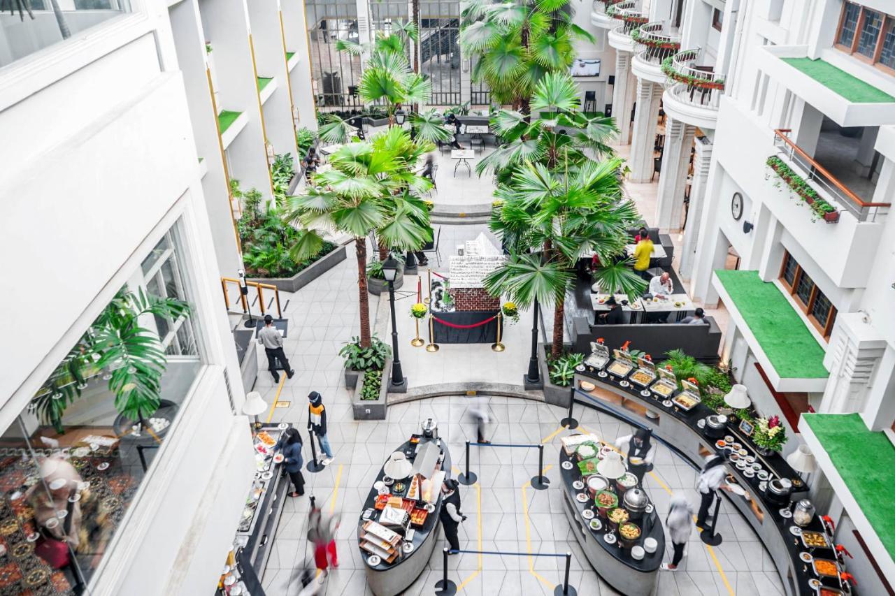 Hotel Savoy Homann Bandung Exteriör bild