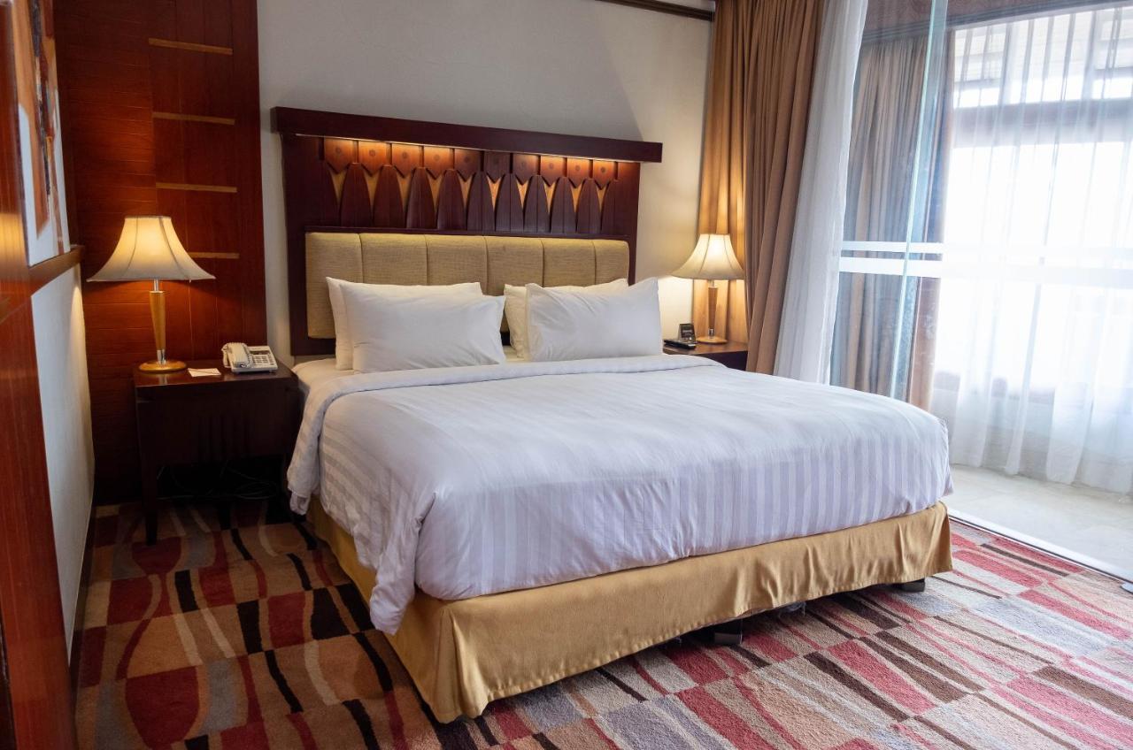 Hotel Savoy Homann Bandung Exteriör bild